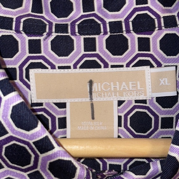 3 Michael Kors mens shirts. XL. All in very good condition. 3rd shirt is… - Picture 11 of 14